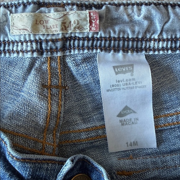 Vintage Levi's Light Blue Denim flared Jeans - Picture 4 of 8